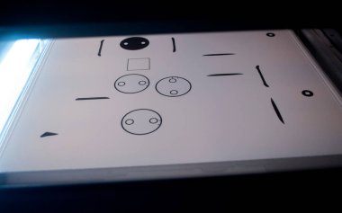 Toz endüstriyel 3D yazıcı üç boyutlu hacim modelleri yazdırıyor