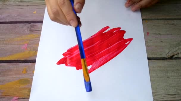 Creación de pincel y pintar el cuadro de pinceladas abstractas en pluma blanca — Vídeos de Stock