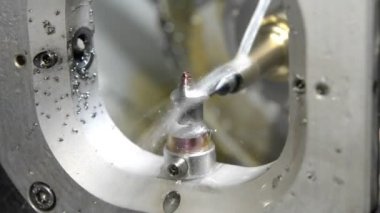 Freze ayağına yakın çekim.