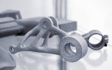 Endüstriyel toz 3D yazıcıya basılmış nesne.