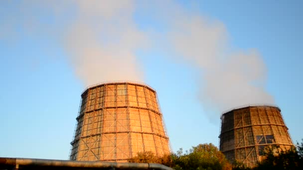 HD 1080 deux tuyaux avec centrale thermique à fumée — Video