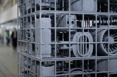 Erimiş plastik baruttan 3 boyutlu yazıcıya yakın plan baskı yapılmış. Erimiş poliyamid tozundan 3 boyutlu yazıcıya basılmış bir model. Yeni modern 3D baskı teknolojisi. Çoklu Jet Füzyon MJF teknolojisi