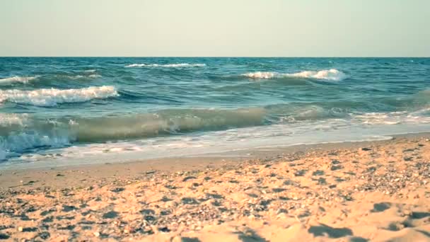 Meeresküste mit dem Klang — Stockvideo