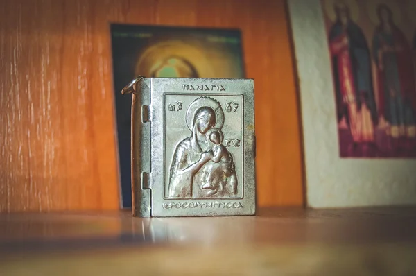 聖母マリアのイメージとパナギア金属 — ストック写真