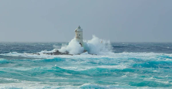 Mangiabarche Deniz Feneri Mistral Bir Fırtınanın Dalgalarıyla Örtülü — Stok fotoğraf