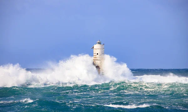 Leuchtturm Meer Wellen Regen Sturm — Stockfoto