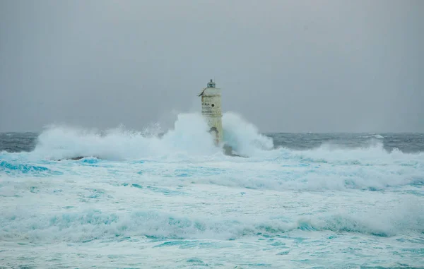 Farol Mangiabarche Envolto Pelas Ondas Uma Tempestade Vento Mistral — Fotografia de Stock