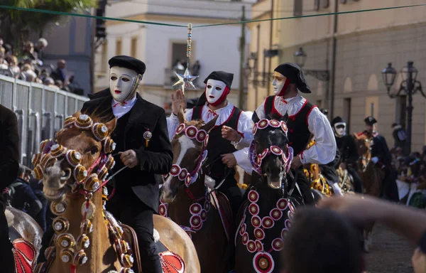 撒丁岛马Sartiglia比赛的传统面具 比赛的领头羊 — 图库照片