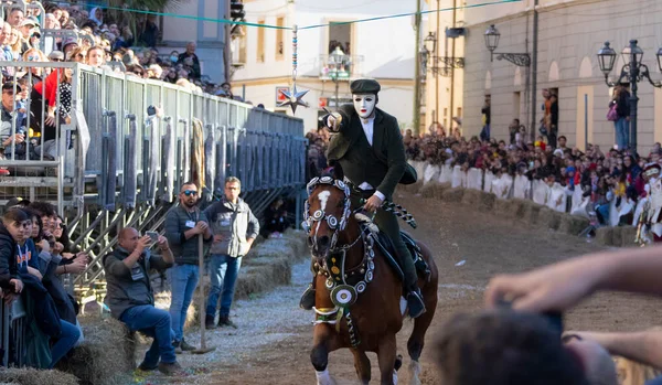 Oristano Sartiglia, geleneksel Sardinya karnavalı, İtalya