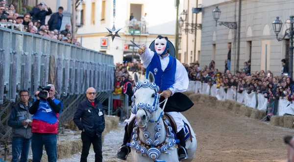 意大利撒丁岛传统狂欢节奥里斯塔诺的Sartiglia — 图库照片