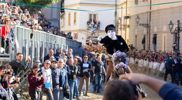 意大利撒丁岛传统狂欢节奥里斯塔诺的Sartiglia — 图库照片