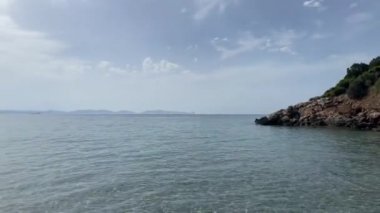 Sardunya Denizi 'nin güzelliği ve Güney Sardunya, Maladroxia sahilindeki kristal suyu.