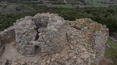 Sardinya Nuraghe, Nuraghe Adoni Villanova Tulo, Sardinya, Barbagia 'daki Antik Taş Kule