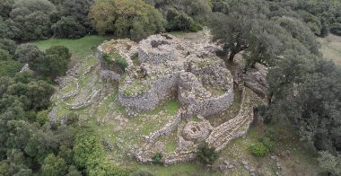 Sardinya Nuraghe, Nuraghe Adoni Villanova Tulo, Sardinya, Barbagia 'daki Antik Taş Kule