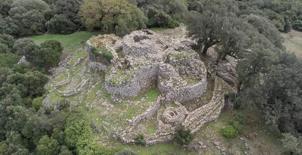 Sardinya Nuraghe, Nuraghe Adoni Villanova Tulo, Sardinya, Barbagia 'daki Antik Taş Kule