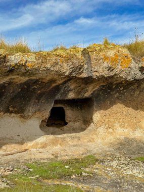 Burdaga Asuni Sahne Arkeolojik Alanında Tarih Öncesi Domus de Janas
