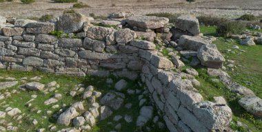 Siddi 'deki Giants Sa Domu de Sorcu' nun Megalitik Mezarı 'nın havadan görünüşü