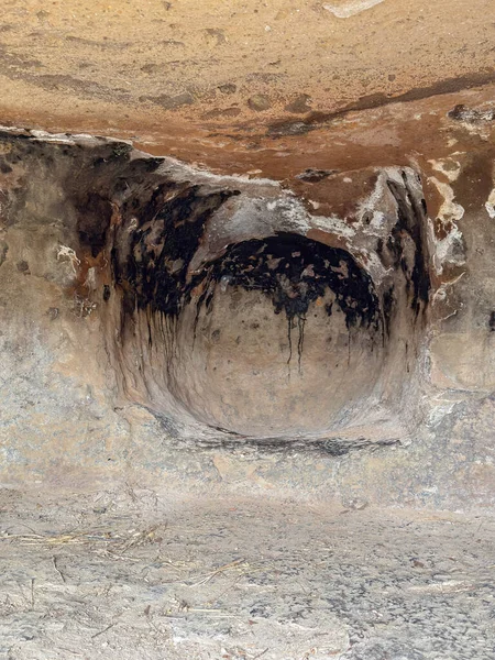 Sardinya Domus de Janas Genna Salixi Antik Kaya Kesimli Mezar