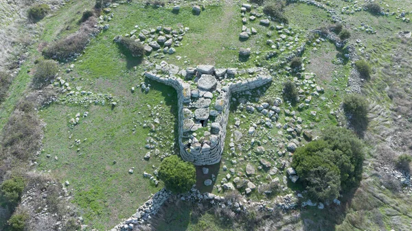 Siddi 'deki Giants Sa Domu de Sorcu' nun Megalitik Mezarı 'nın havadan görünüşü