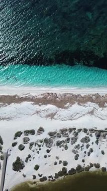 Mari Ermi Beyaz Kuvars Sahili ve Açık Deniz İnsansız Hava Aracı Manzarası