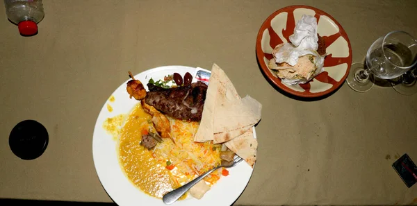 Traditional arabic food in desert safari tent at dubai — Stock Image Traditional Arabic Food Desert Safari Tent Dubai Stock Picture