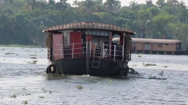 Záběry Tradiční Indické Hausbót Plachtění Jezeře Blízkosti Alleppey Kerala Indie — Stock video