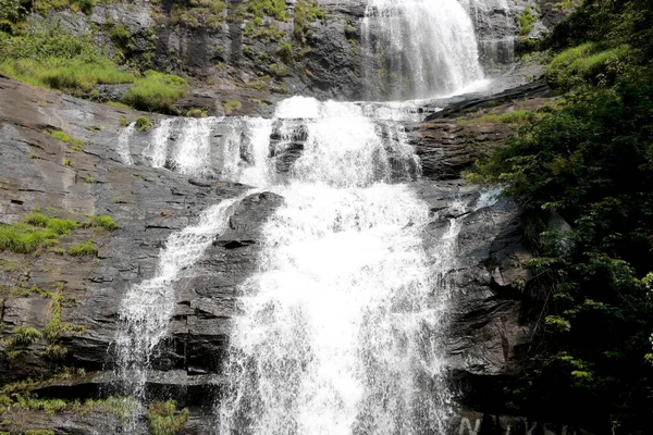 喀拉拉拉邦岩石山 水流的景观 — 图库照片