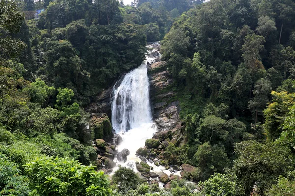 Blick Auf Wasser Das Von Einem Felshügel Wasserfall Kerala Indien — Stockfoto