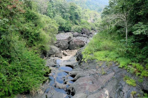 Stone River Trocknet Sommer Bei Kerala Indien Aus — Stockfoto