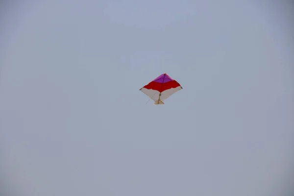 Drachenfliegen Bei Blauem Himmel Drachenflugtag Indien — Stockfoto