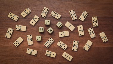 Domino ve zar