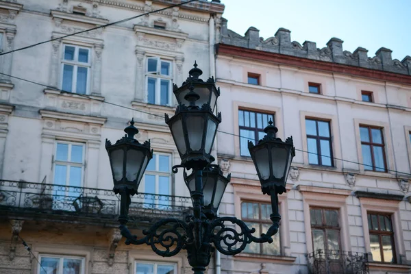 Stará Pouliční Lampa Blízkosti Města — Stock fotografie