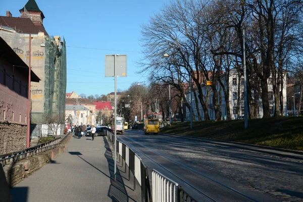 Lviv Ukraine December 2020 Mensen Lopen Langs Centrale Straat Het — Stockfoto