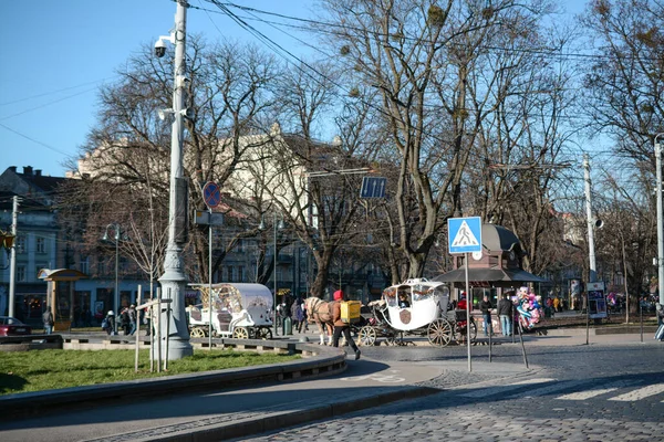 Львов Украина Декабря 2020 Года Люди Ходят Центральной Улице Площади — стоковое фото