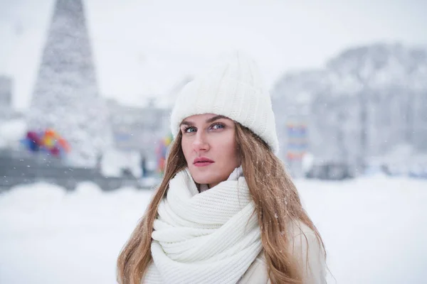 Bela Elegante Retrato Cidade Menina Inverno — Fotografia de Stock