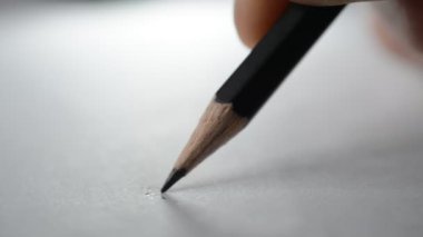 El çizimi siyah bir kalem