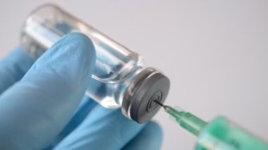 Coronavirus aşısı enjeksiyonu