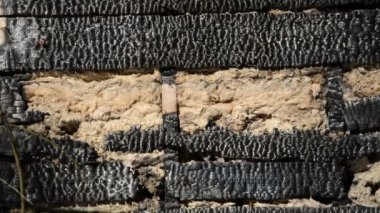 Ahşap duvarın dokusu ve arka planı ve eski boya.