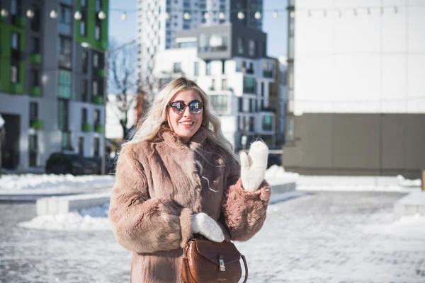 Bella Ragazza Russa Dal Ritratto Della Siberia Inverno Città — Foto Stock
