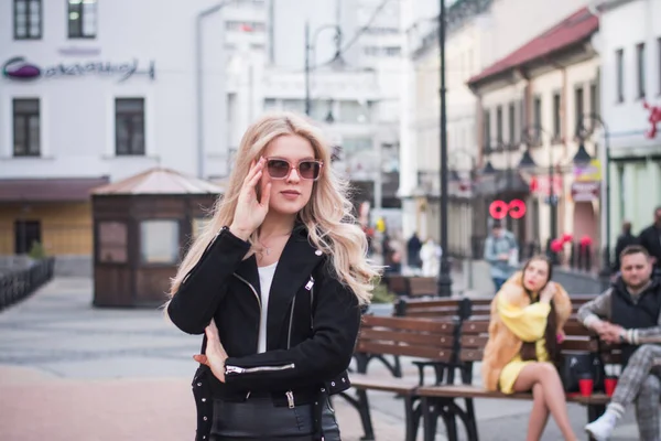 Moda Chica Hipster Retrato Aire Libre Ciudad — Foto de Stock