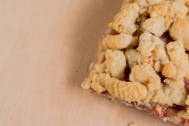 Lezzetli kurabiyeler yemek için masaya yakın plan bisküviler.