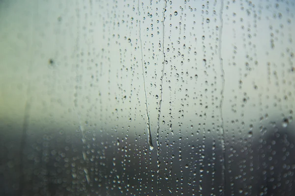 Patroon van de kunst van de waterdruppel op toren venster na regen, voor achtergrond. — Stockfoto