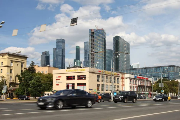 Moskou Rusland 2020 Kutuzovsky Vooruitblik Het Verkeer Vanaf Weg Met — Stockfoto