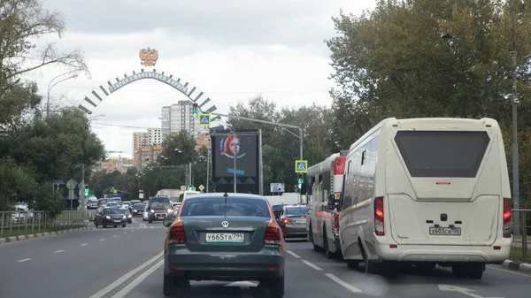 Moszkva Régió Oroszország 2020 Autós Forgalmi Dugó Mozhaiskoe Autópályán Odintsovóban — Stock Fotó