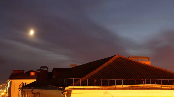 Bulanık Bir Gökyüzü Bulanık Arkaplanı Manzaralı Gece Manzarası Olan Güzel — Stok fotoğraf