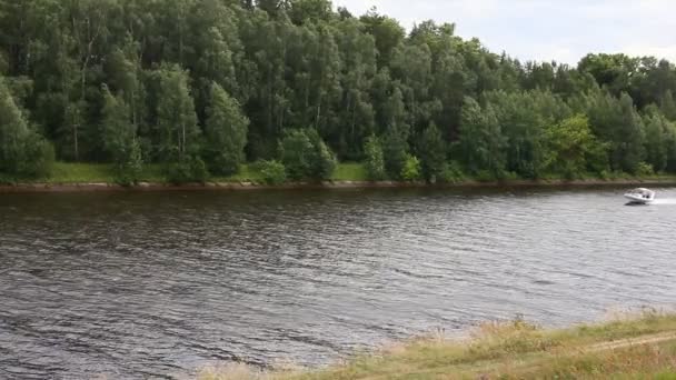 Région Moscou Russie 2019 Bateau Rib Auvent Blanc Avec Tubes — Video