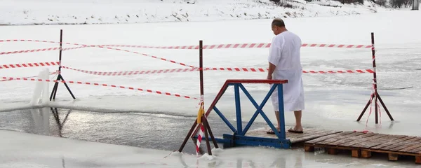 Winter Baptism Ritual Russian Man White Shirt Stand Wooden Pathway — Stock Photo, Image