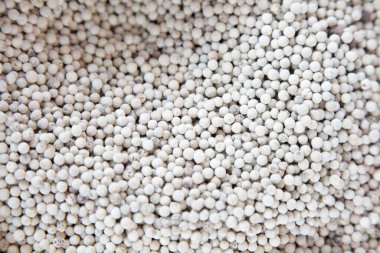 Bir sürü kurutulmuş baharat topları yemek pişirmek için malzeme, doğal arka plan dokusu.