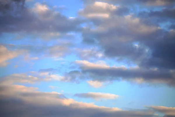 Schöner Abend Sonnenuntergang Blauer Himmel Mit Wolken Himmel Landschaft — Stockfoto