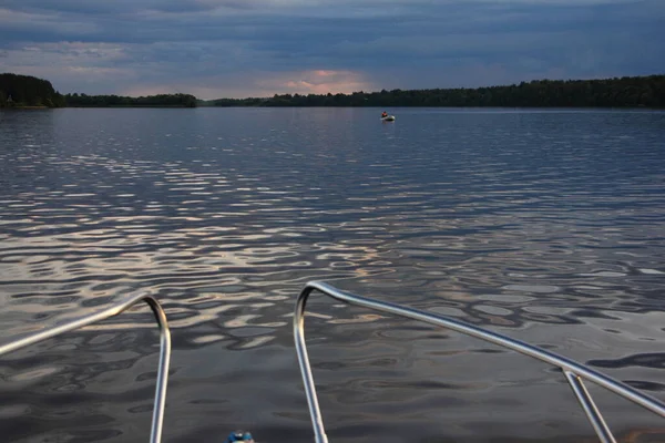 Rusia Hermosa Noche Paisaje Del Río Vista Frontal Agua Tranquila — Foto de Stock